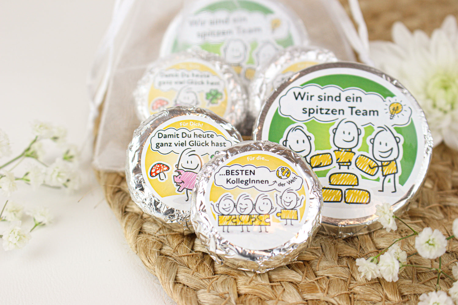 Geschenk für Kollegen und Mitarbeiter, Schokotaler mit der Aufschrift Besten Kollegen, Fairtrade-Schokolade von Schokischenk
